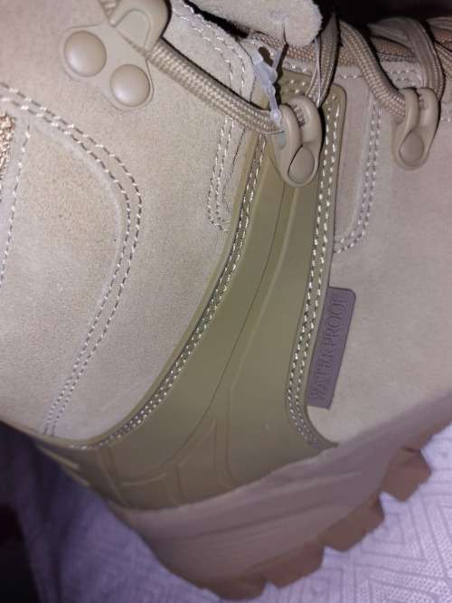 JEEP GENUINE LEATHER WATERPROOF MENS (SIZE 10) BOOTS (BRAND NEW)