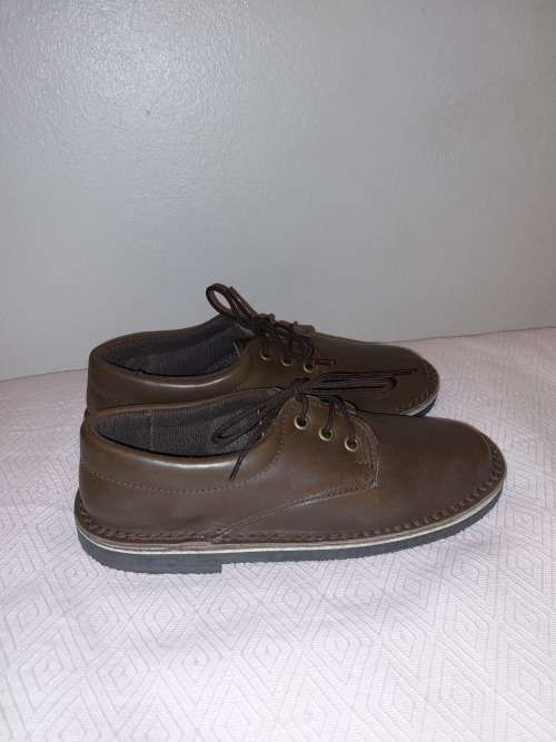 GENUINE LEATHER Womens Veldskoen/Vellie From `Tuskers`. [Size 6-BRAND NEW]