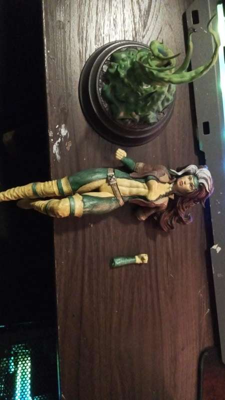 3d Printed Rogue Statue, separated from base, loose arm