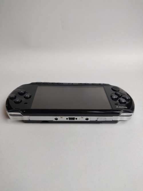 PSP-3004 CIB (Mint Condition) and Games