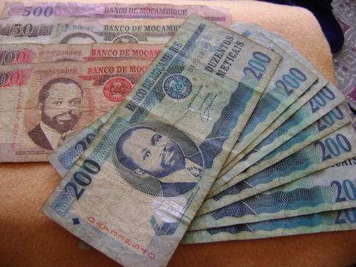 2350 MOZAMBIQUE METICALS BANK NOTES