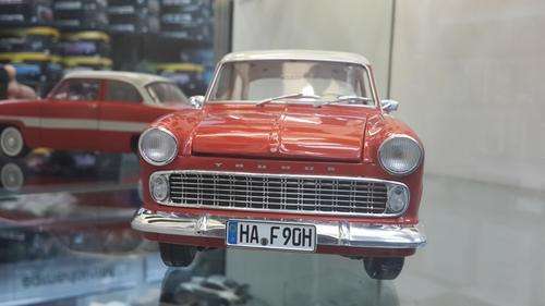 Revell 1:18 Ford Thaunus 12M Mint Unboxed