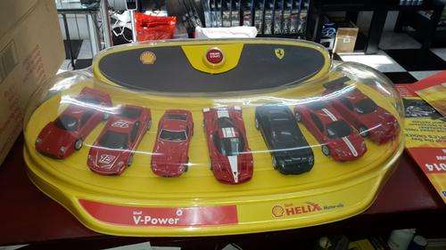 Toys 1:36 Ferrari Set Shell Helix New Boxed
