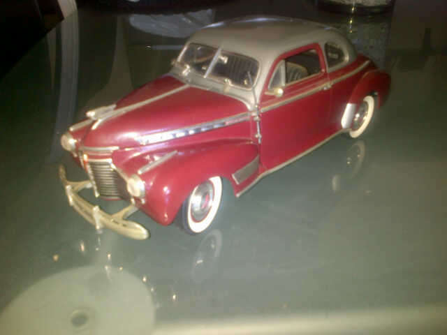 1049 Ford scale 1/18