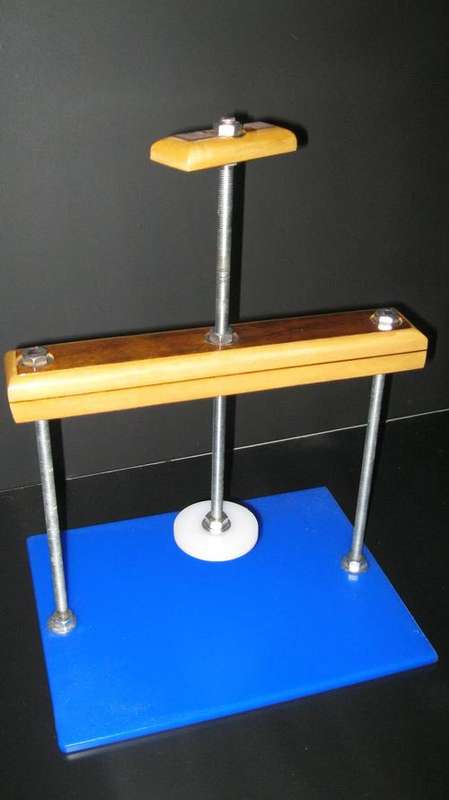 Simple Cheese press