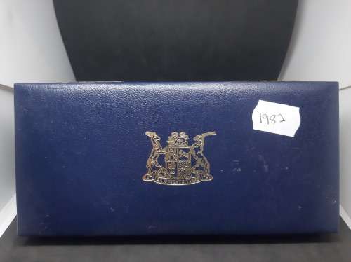 1982 Short Proof Set
