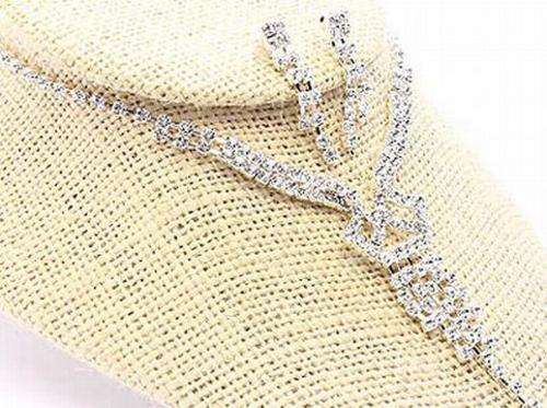 BRIDAL NECKLACE SET WITH CRYSTAL INLAYS AND RHINESTONES IN CASTING