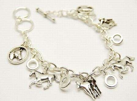 HORSE LOVERS TOGGLE BRACELET WITH 3D CHARMS