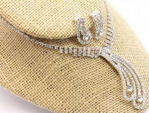 T-SHAPED RHINESTONE NECKLACE WITH DANGLING EARRINGS - BRIDAL SET