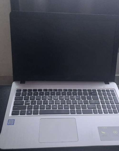 Bargain Asus vivobook 15 x540u i5 8th gen