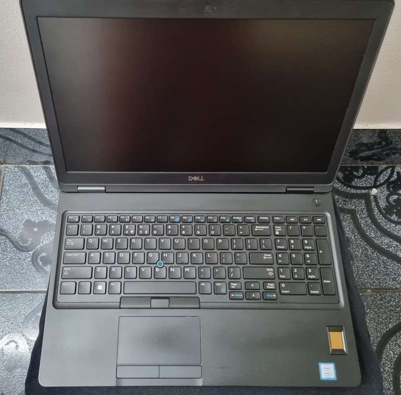 *Fast!*Dell Latitude 5590-i7-8650u,16 gig ram, 15.6 inch FHD 1080p, 512ssd