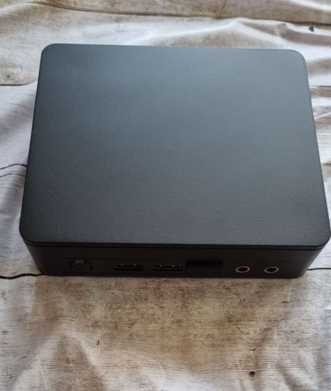Intel nuc 11 micro pc, 128gb, nvme ssd, 8 Gb ram