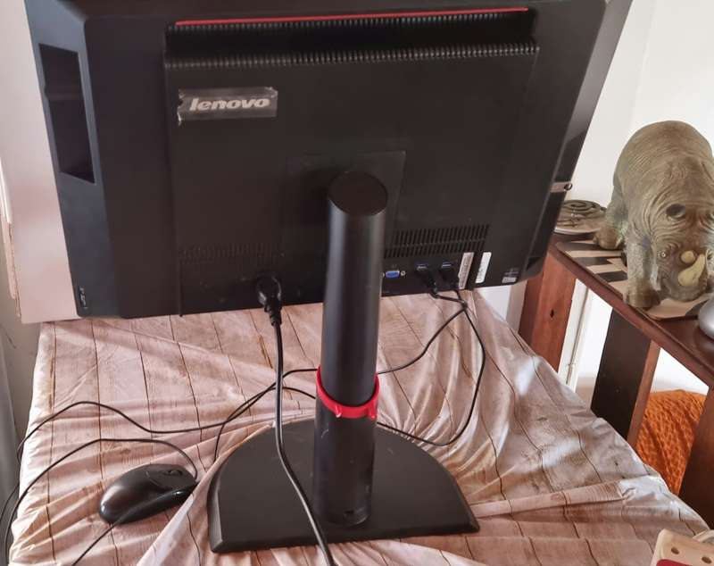Monster Lenovo i7 FHD 1080p AIO 24`, 500gb hdd, 8gb ram