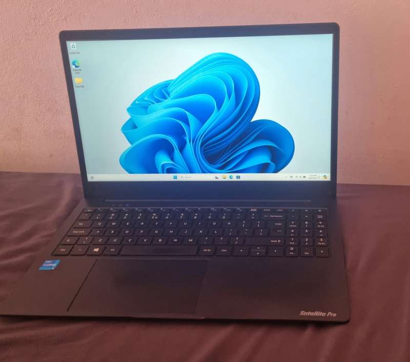Toshiba dynabook i5 11th Gen, 512 gb ssd, 16gb ram