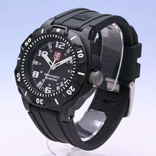 LUMINOX Sentry Quartz 100% Swiss Made Gents Watch(DONT MISS OUT!!!)