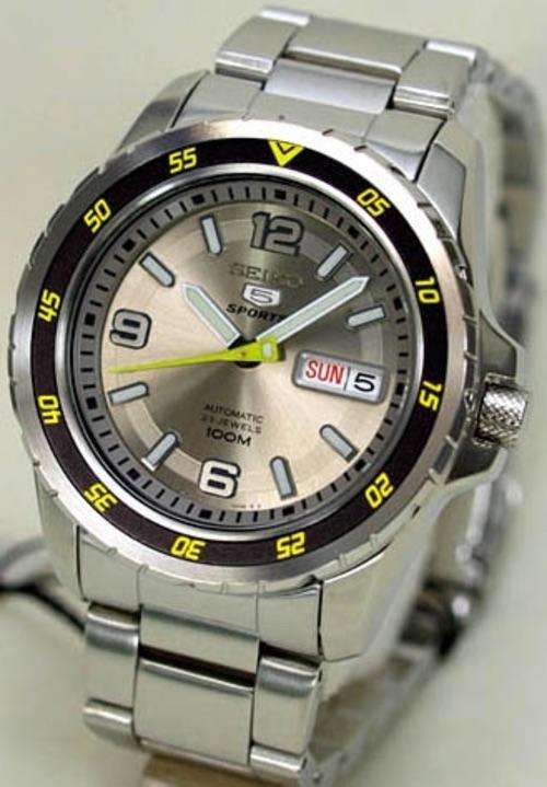 SEIKO 5 Sports Submariner (23 Jewels) Automatic Day/Date Gents Watch"GREAT WATCH-GREAT BUY!)