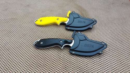 Delta Mini Max carry-on knife. Black or Yellow.
