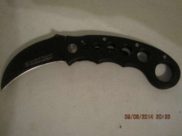 **SMITH & WESSON**SPECIAL OPS KNIFE**