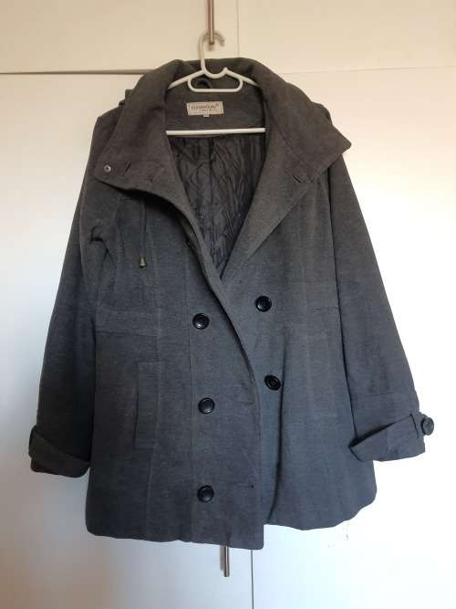 Mixed ladies jacket bundle/bale *min. resale value of R1 500*