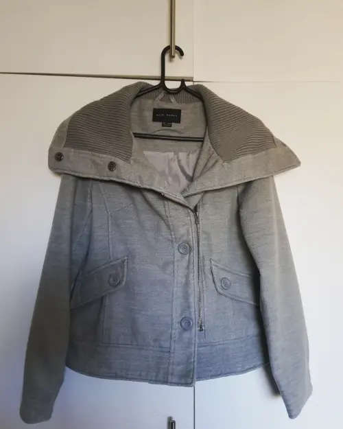 Mixed ladies jacket bundle/bale *min. resale value of R1 500*