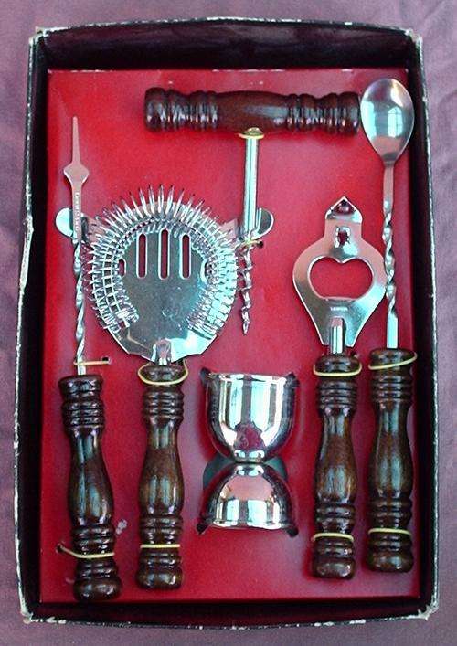 Six piece stainless steel bar cocktail set - made in Taiwan - as new - still in original packaging