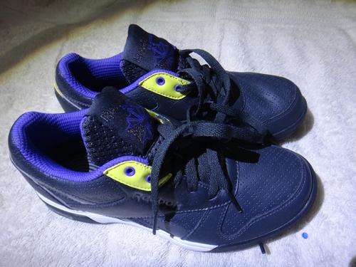 ORIGINAL LADIES REEBOK EASY TONE (BRAND NEW IN BOX, SIZE 4.5/5)