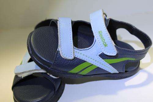 ORIGINAL REEBOK INFANT BOYS SANDAL (SIZE 6)