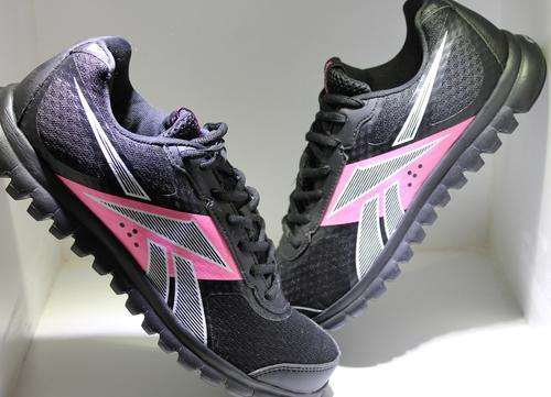 ORIGINAL LADIES REEBOK SUBLITE PULSE ( SIZE 7 S.A)