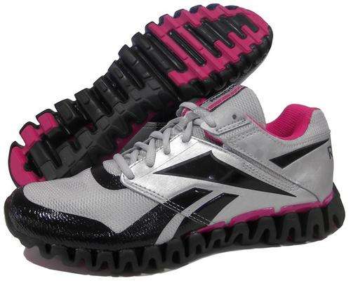 LADIES ORIGINAL REEBOK ZIGNANO STORM (SIZE 4.5 S.A)