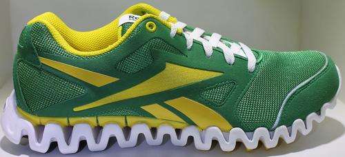 MENS AUTHENTIC REEBOK ZIGNANO FLY 2 SE (SIZE 8.5 SA)