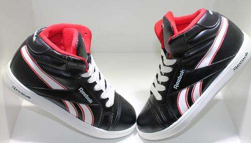 YOUTHS AUTHENTIC REEBOK URBAN (SIZE 12.5 S.A)