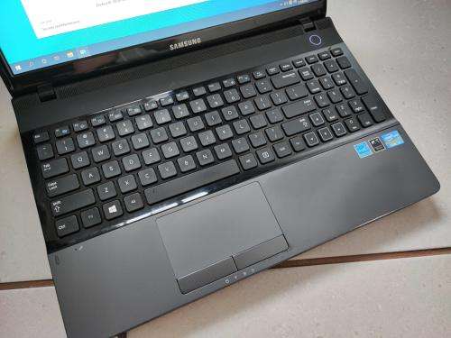 Samsung i3 Laptop