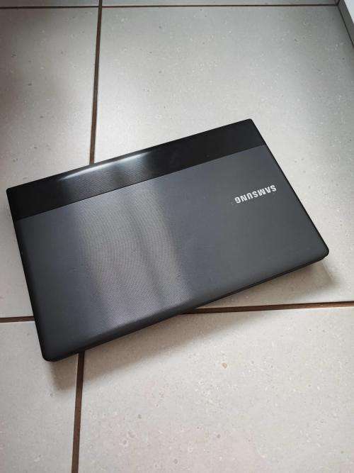 Samsung i3 Laptop