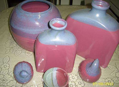 BIG POTTERY POTS & ACCESORIES