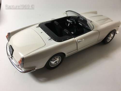 Leo Models - 1957 2000 Alfa Romeo Spider - White - 1/24 - Loose - No Box