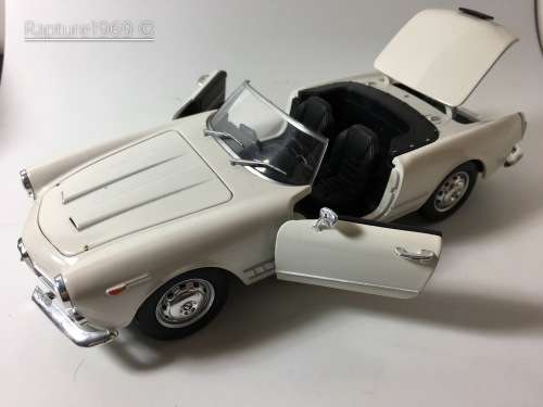 Leo Models - 1957 2000 Alfa Romeo Spider - White - 1/24 - Loose - No Box