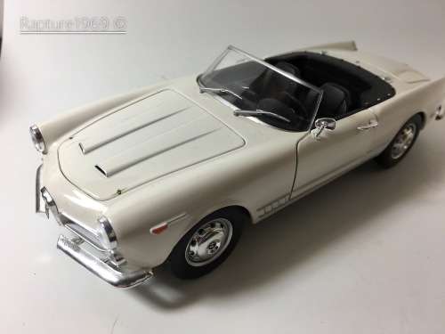 Leo Models - 1957 2000 Alfa Romeo Spider - White - 1/24 - Loose - No Box
