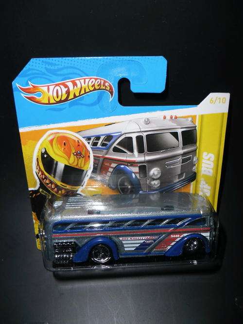 Hot Wheels Surfin' School Bus 2012 HW City Works (mint on Short Card)