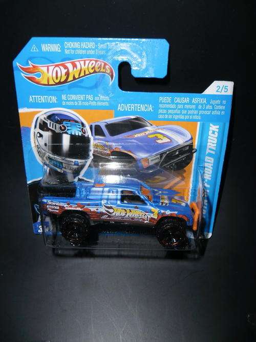 Hot Wheels Toyota Off Road 2012 Thrill Racers (mint on card )