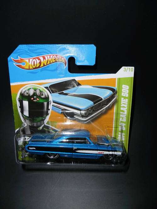 Hot Wheels 64 Ford Galaxie 2012 Ford Muscle Mania (mint on card )