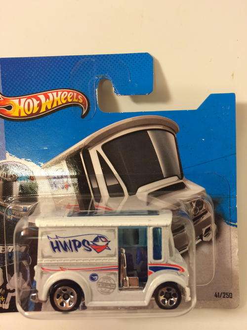 Hot Wheels - Bread Box - 2013 Hot Wheels HW City City Works Treasure Hunt  - Mint on Short card