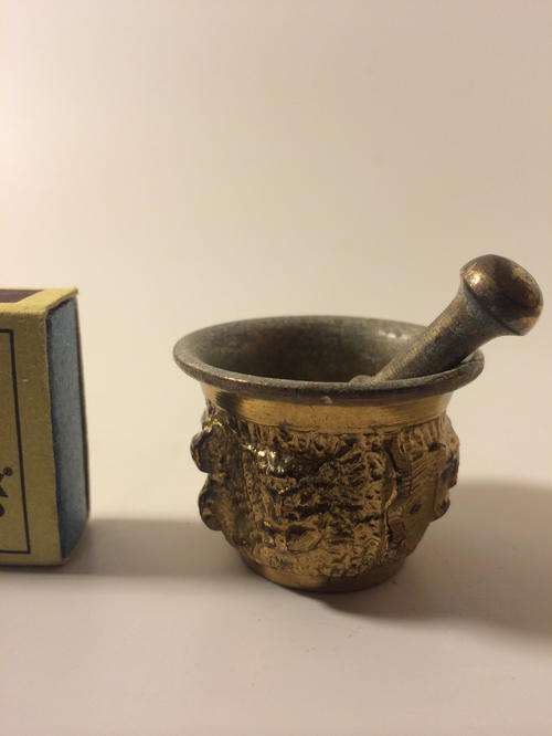 Pestle and Mortar - Doll House Furniture or Printers Tray Ornaments