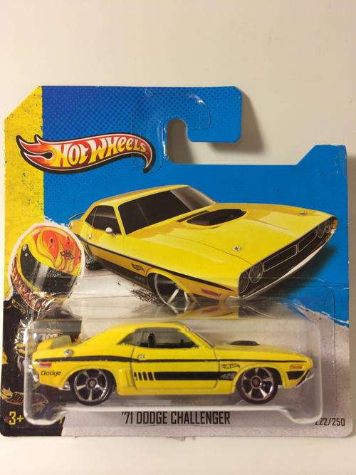 Hot Wheels - 71 Dodge Challenger - 2013 Hot Wheels HW Showroom Then and Now