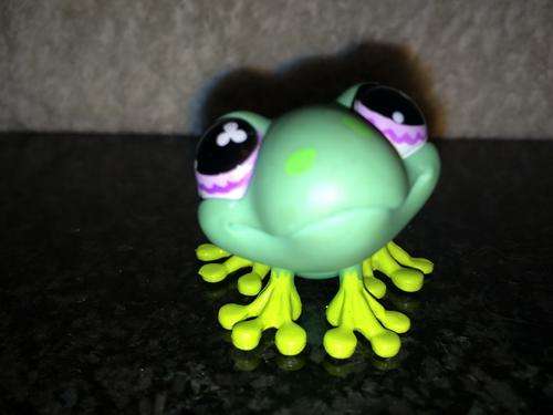 Littlest Pet Shop Figure