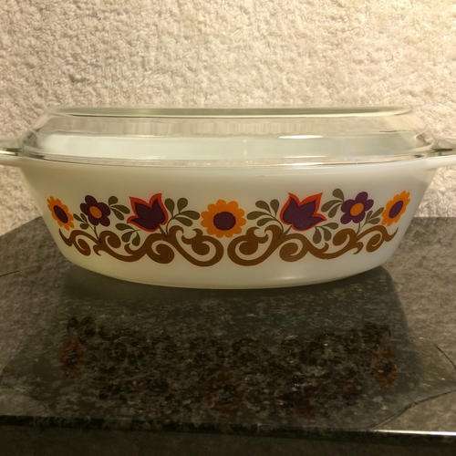 Retro JAJ Pyrex - Briarwood pattern 524 - 24cm x 18cm Oval Casserole