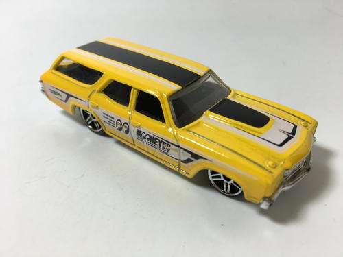Hot Wheels-70 Chevelle SS Wagon-2013 Hot Wheels HW Showroom Performance -Yellow-Loose-