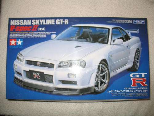 Tamiya Nissan Skyline GT-R (R34)  #24258 Scale 1/24