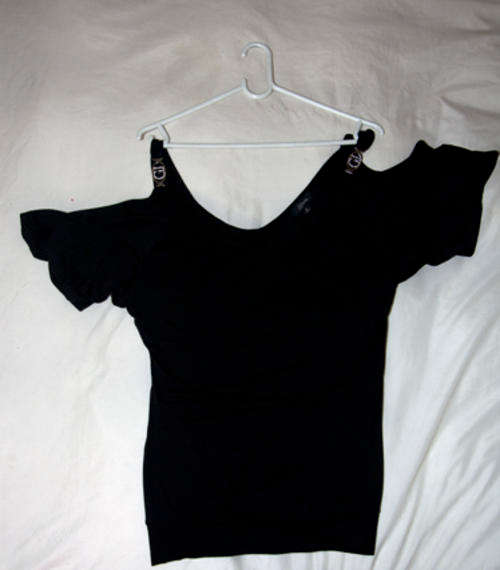 GENUINE GUESS TOP BRAND NEW!!