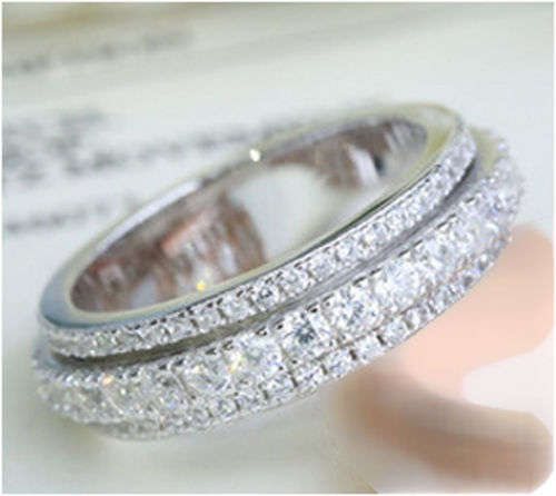 (R1200.00) ****WHITE SAPPHIRE WOMAN 925 (STAMPED) SILVER RING SIZE 9 (SA R)