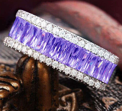 (R1800.00) ***ELEGANT*** AMETHYST WOMAN 925 (STAMPED) SILVER RING SIZE 8 (SA Q)
